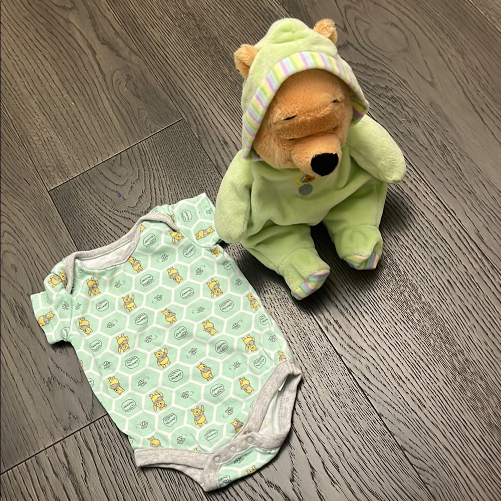 Disney Winnie the Pooh Bodysuit with Pooh Bear Plush 0-3m - Picture 3 of 4